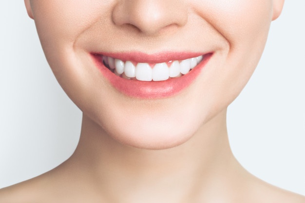 ブログ：歯の着色の原因とは？！