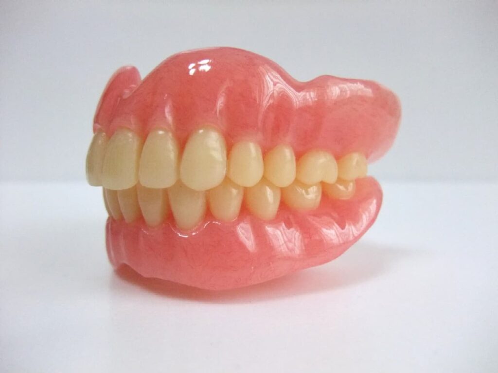 入れ歯の画像
