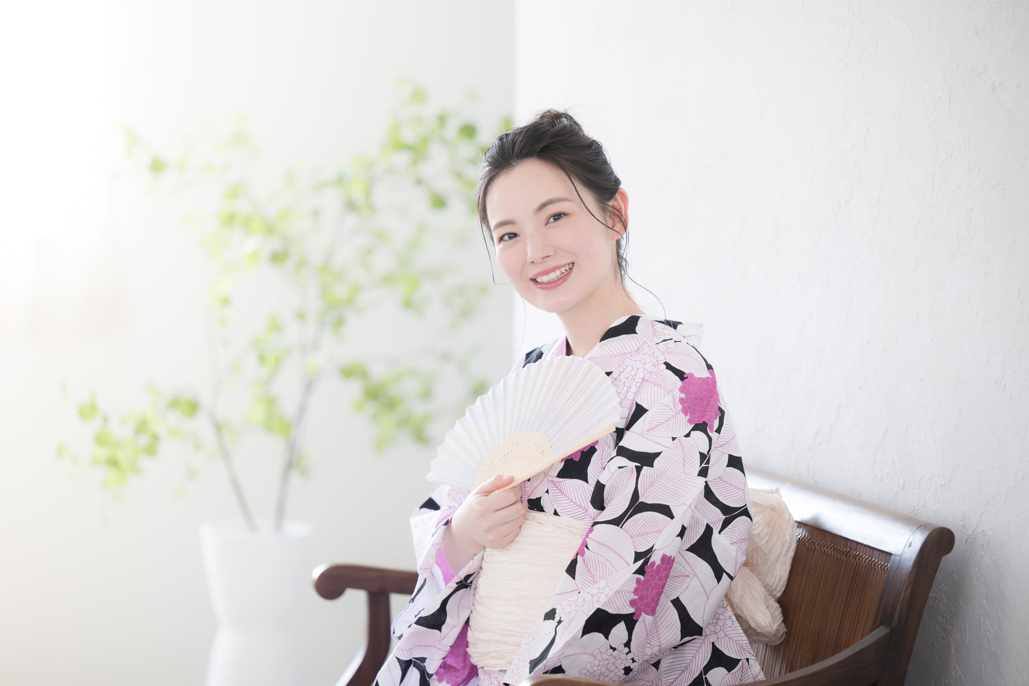 初めての定期検診を終えて笑顔の女性