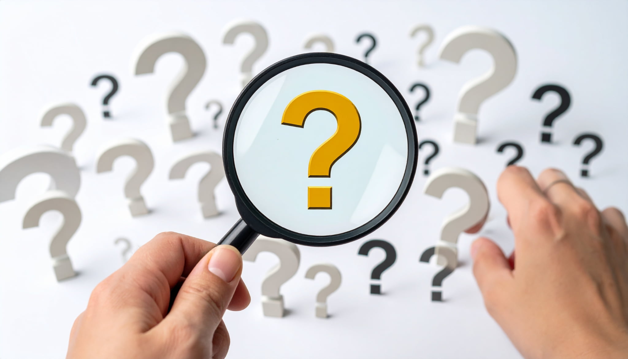 横向きに生えた親知らずは抜くべきか説明するイメージ