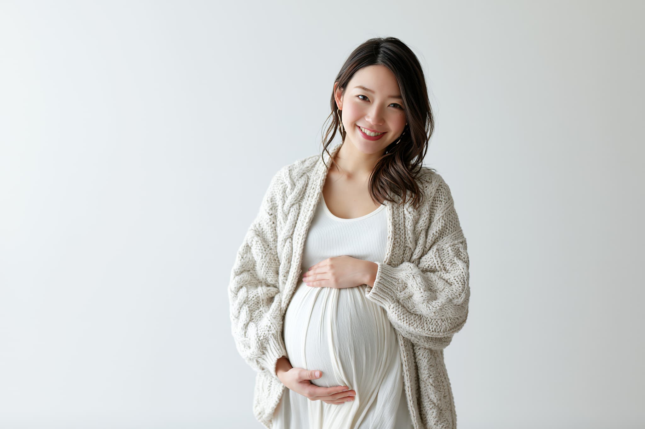 妊娠中もセルフケアで白い歯を保つ女性